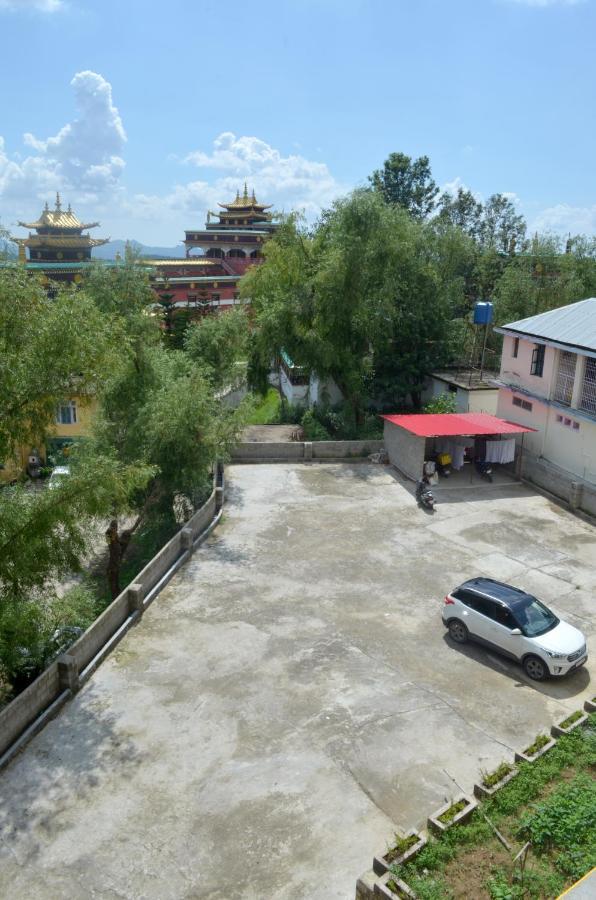 Zhim Zhim Guest House Bīr Exteriör bild
